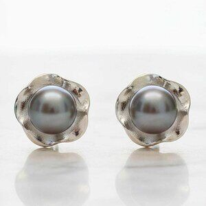 Ladies Flower Pearl Earrings